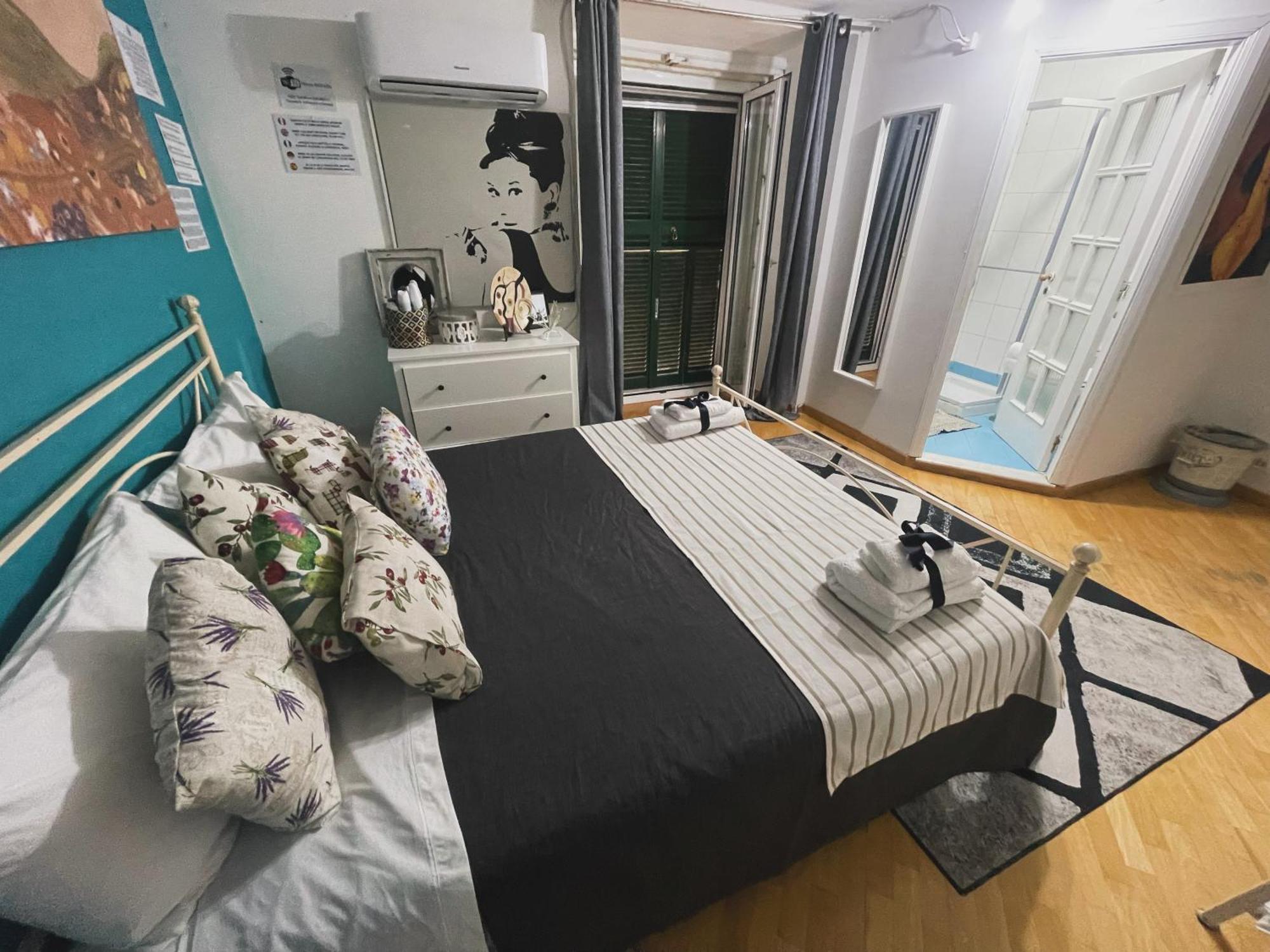 Plebiscito Charme Rooms Napoli Bagian luar foto