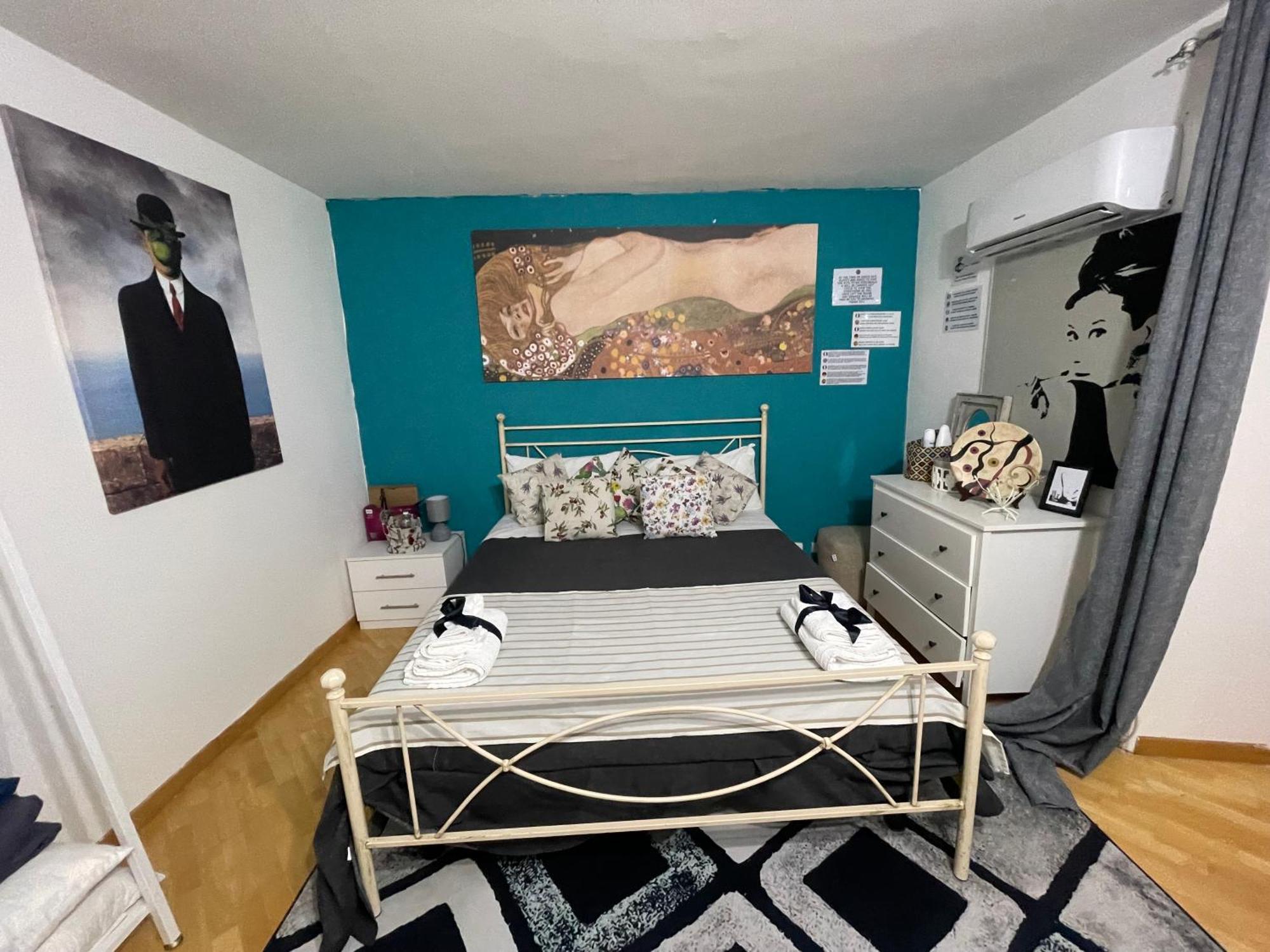 Plebiscito Charme Rooms Napoli Bagian luar foto
