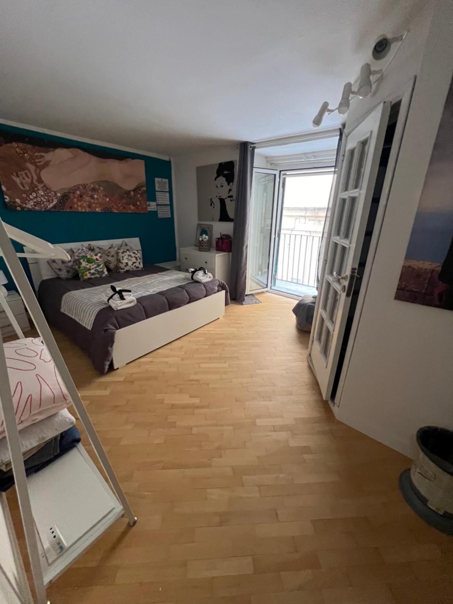 Plebiscito Charme Rooms Napoli Bagian luar foto