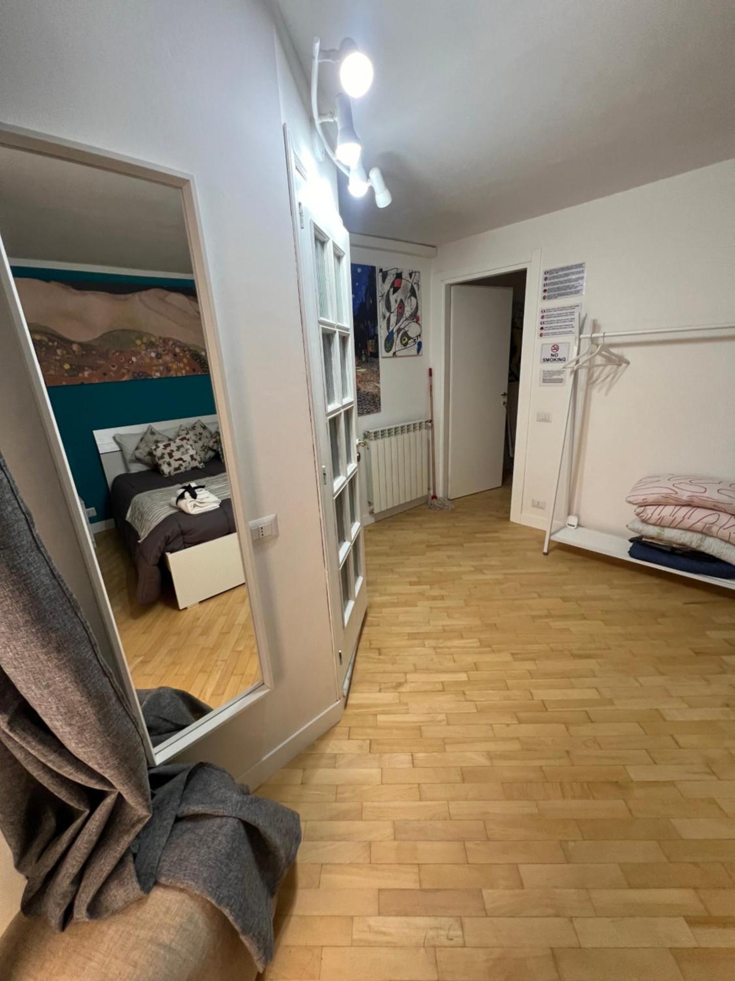 Plebiscito Charme Rooms Napoli Bagian luar foto