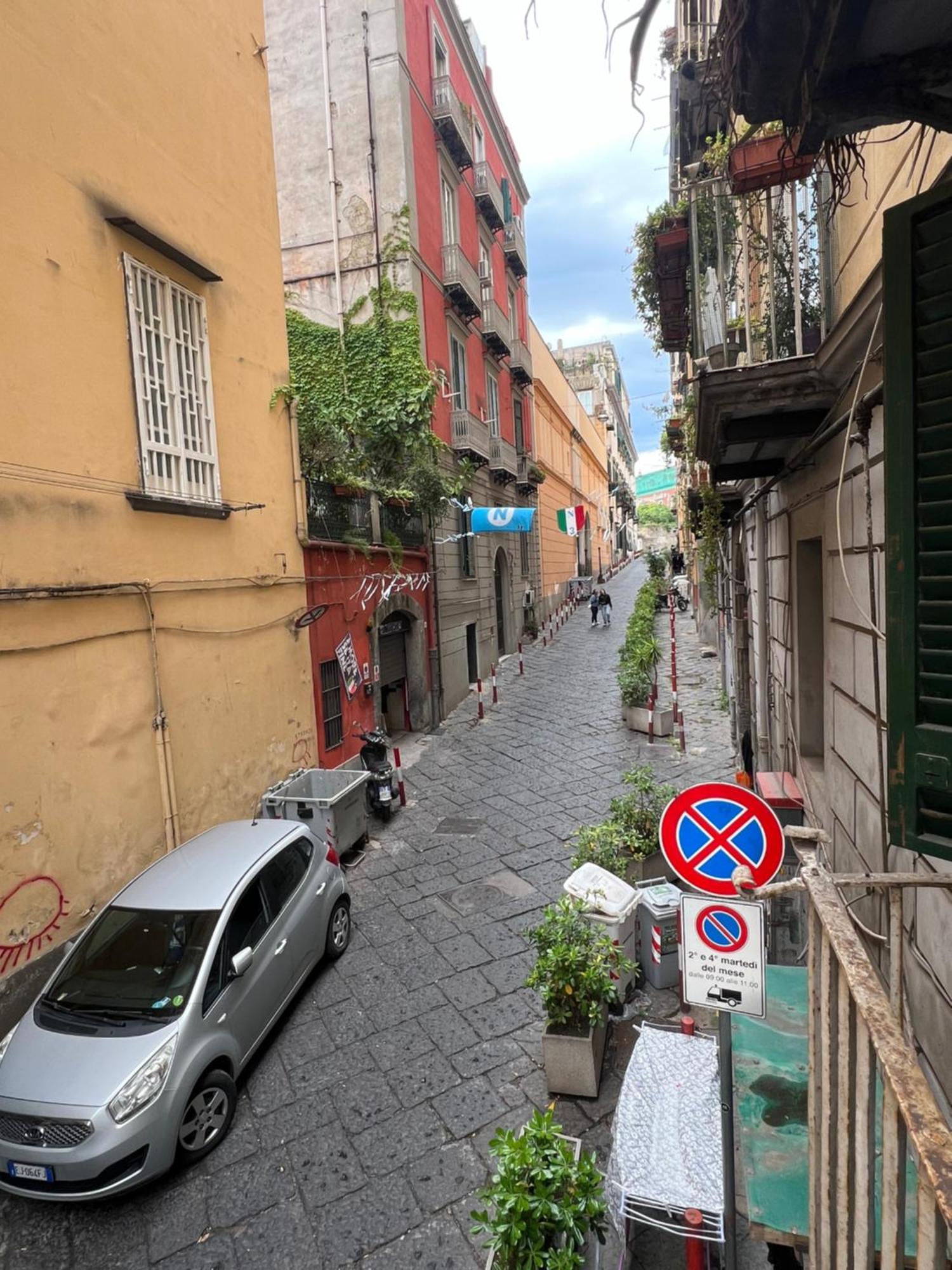 Plebiscito Charme Rooms Napoli Bagian luar foto
