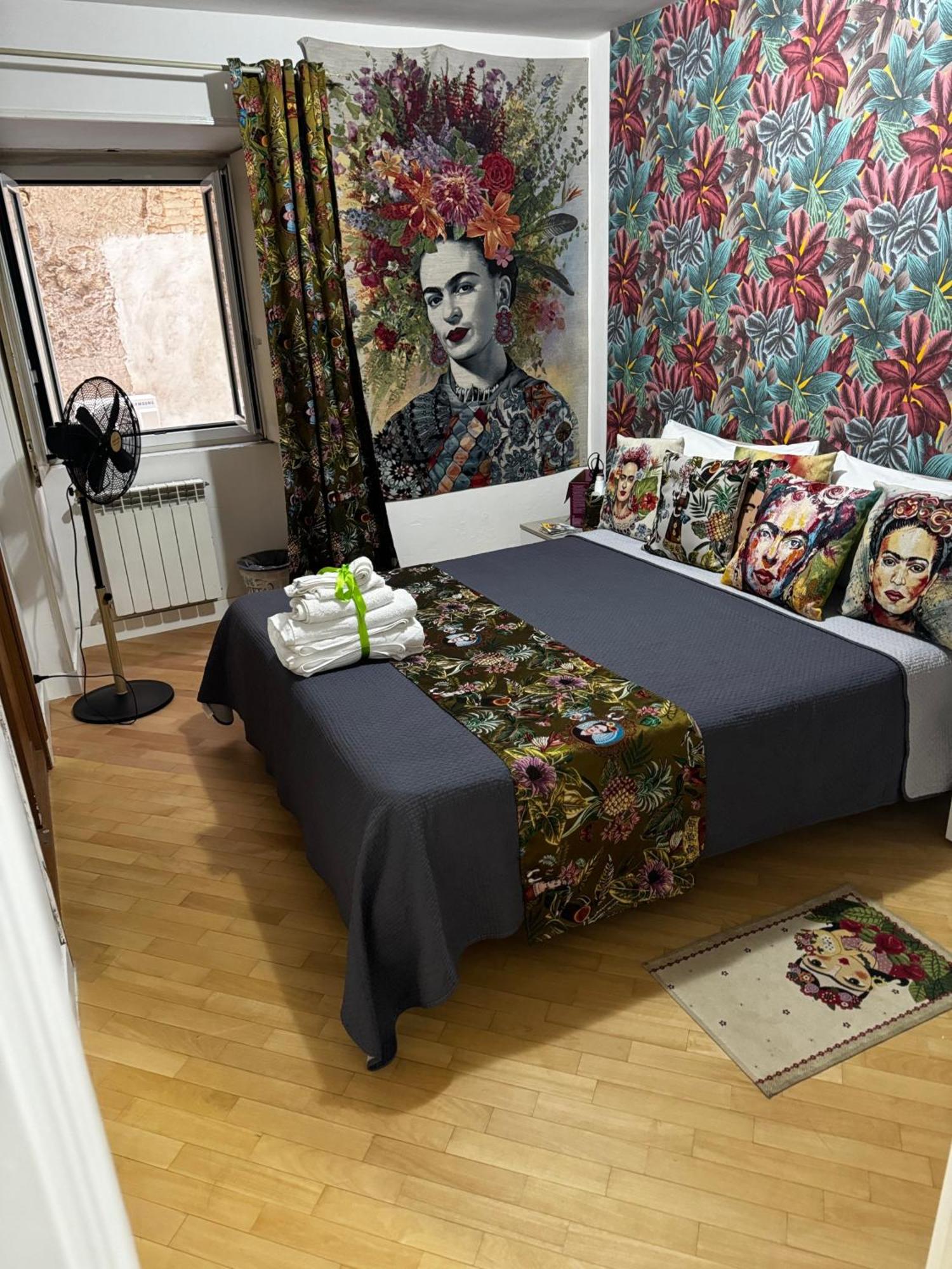 Plebiscito Charme Rooms Napoli Bagian luar foto