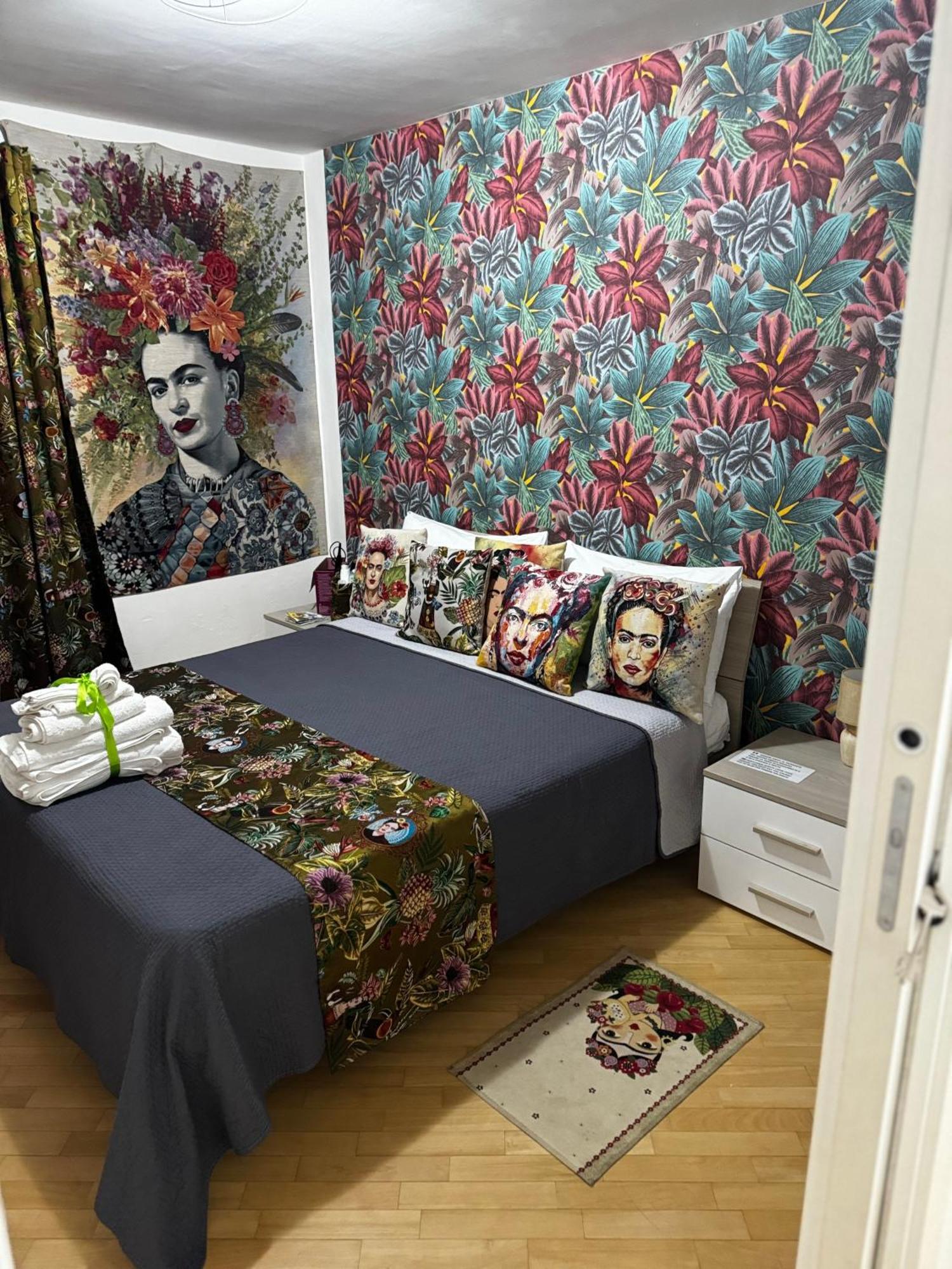 Plebiscito Charme Rooms Napoli Bagian luar foto
