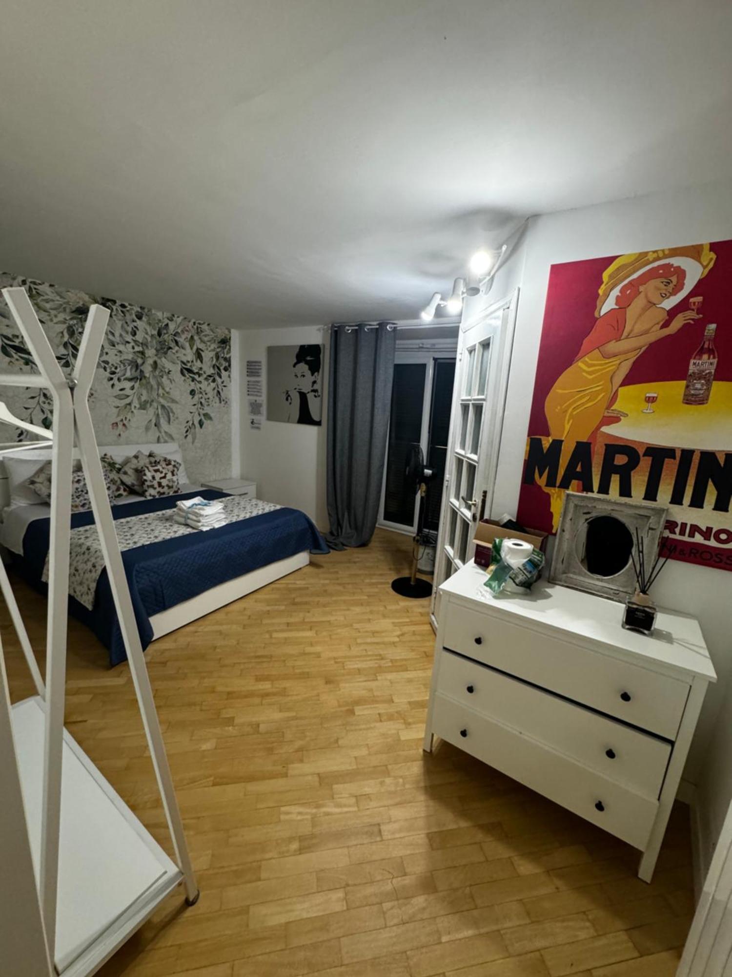 Plebiscito Charme Rooms Napoli Bagian luar foto