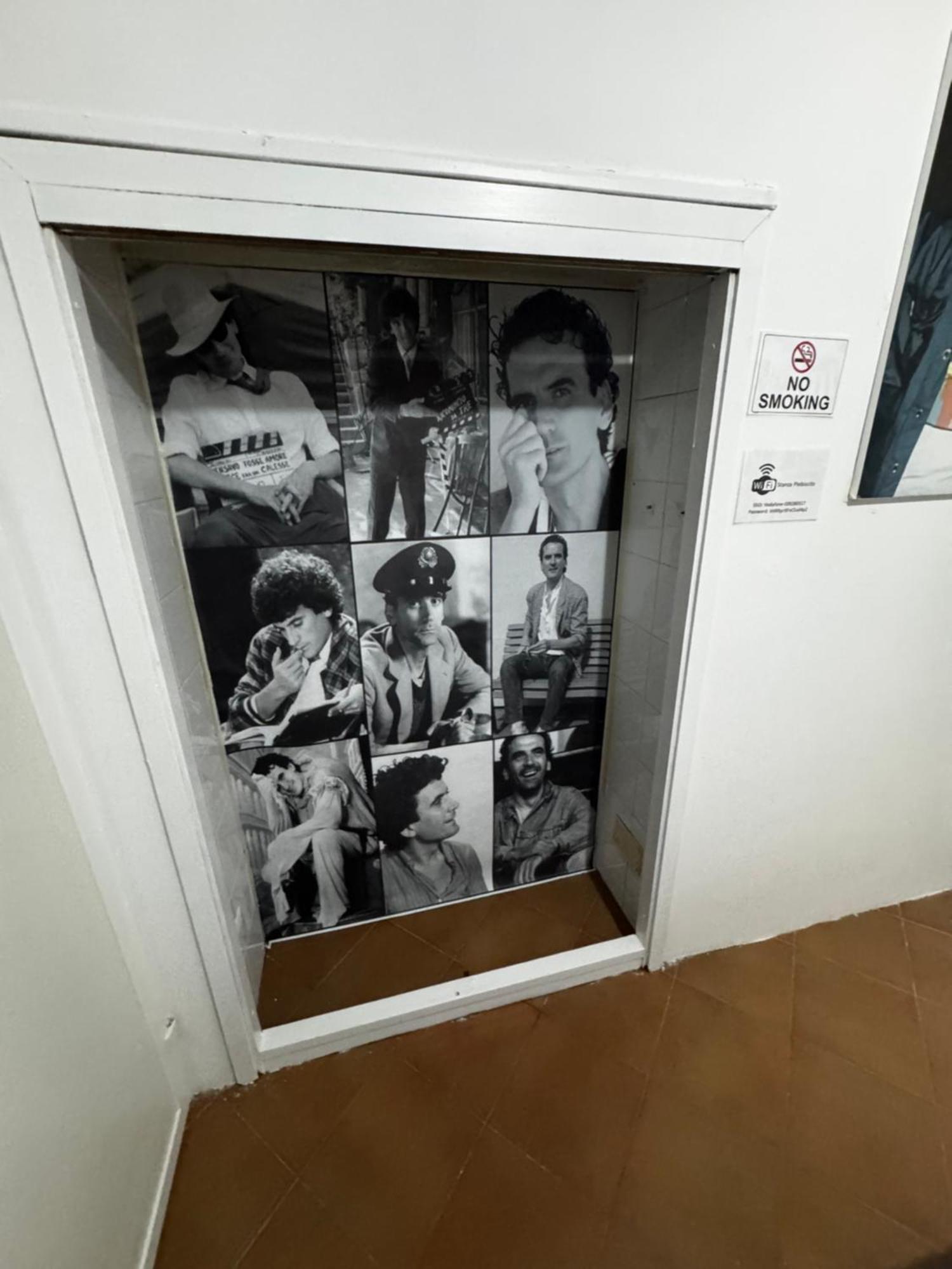 Plebiscito Charme Rooms Napoli Bagian luar foto