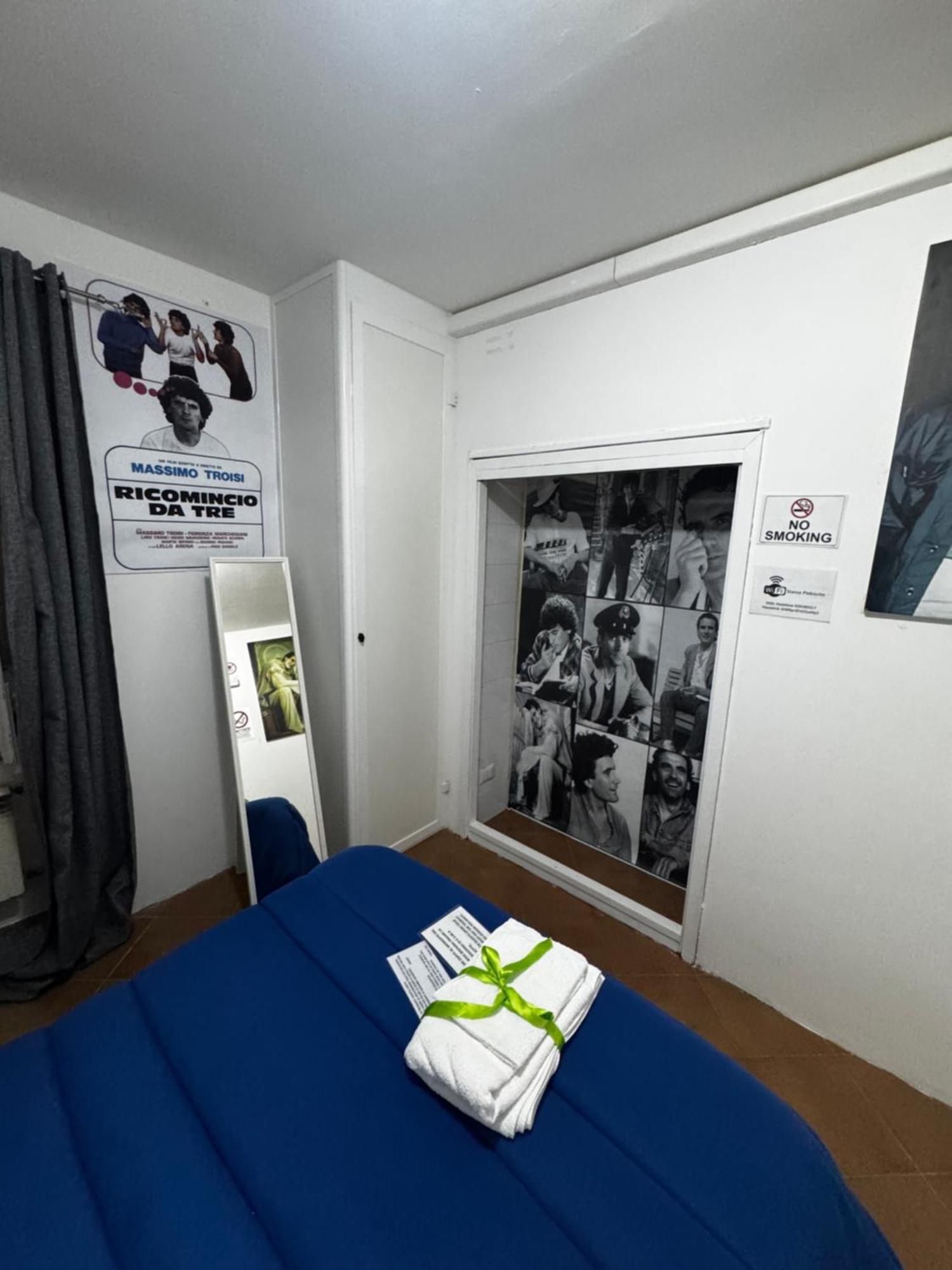 Plebiscito Charme Rooms Napoli Bagian luar foto